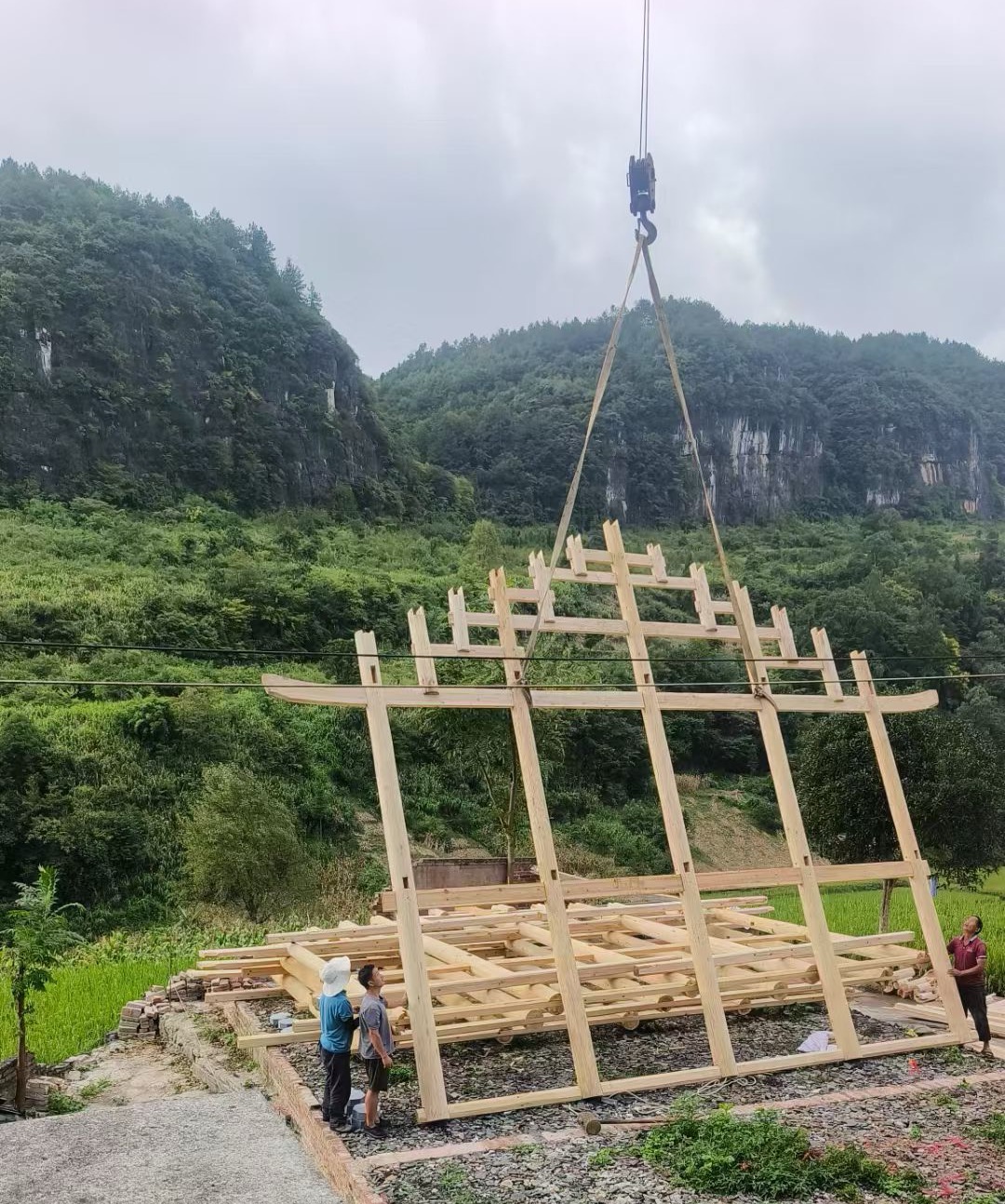 晴隆县汽车吊出租公司怎么保证发动机散热问题