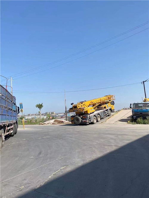 晴隆县25吨吊车的租赁价格大概是多少？